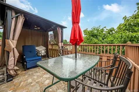 26 Block Terrace Farmingdale NY 11735