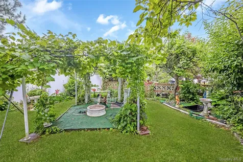 26 Block Terrace Farmingdale NY 11735