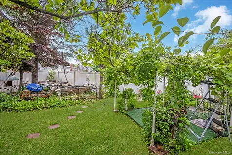 26 Block Terrace Farmingdale NY 11735
