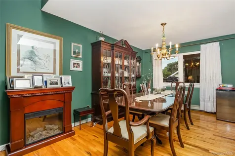 26 Block Terrace Farmingdale NY 11735