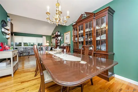 26 Block Terrace Farmingdale NY 11735