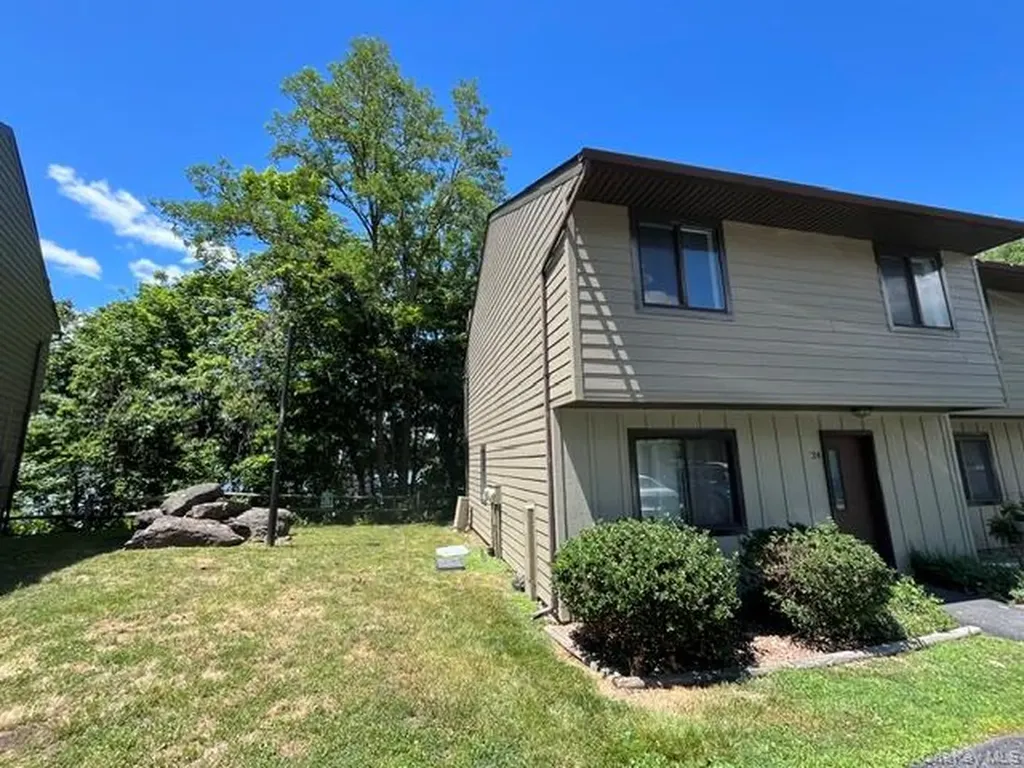 24 Hudson Heights Drive Poughkeepsie NY 12601