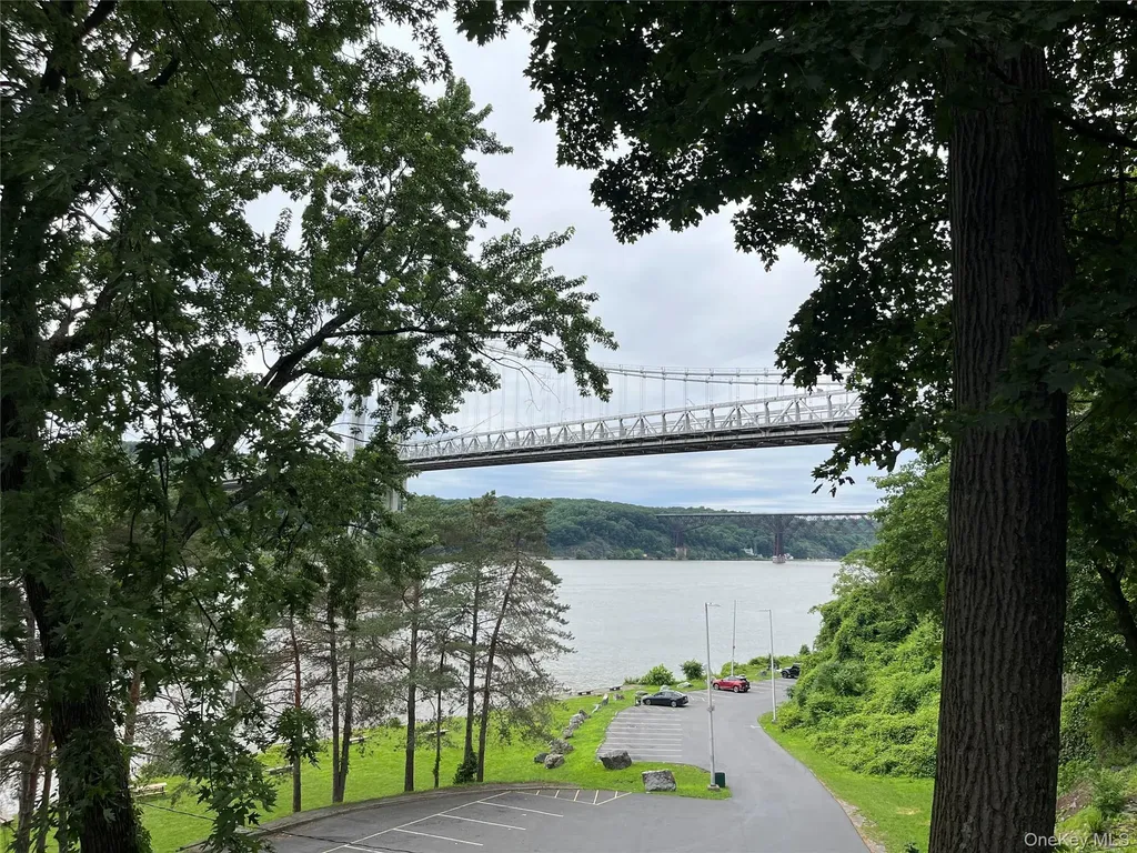 24 Hudson Heights Drive Poughkeepsie NY 12601