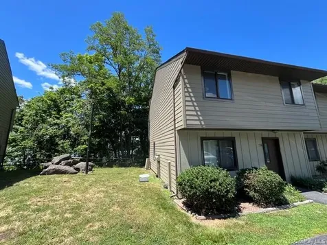 24 Hudson Heights Drive Poughkeepsie NY 12601