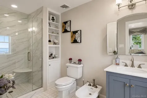 65 Shore Road Westhampton NY 11977