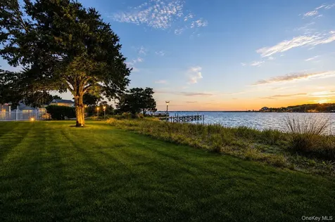65 Shore Road Westhampton NY 11977