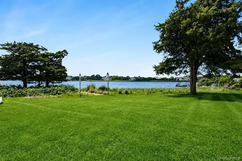 65 Shore Road Westhampton NY 11977