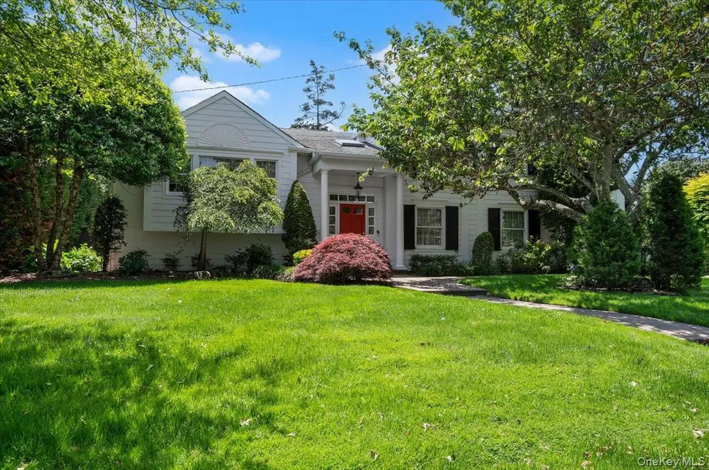 100 Cabot Road Massapequa NY 11758