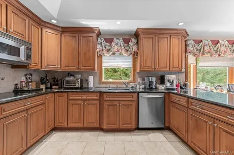 100 Cabot Road Massapequa NY 11758