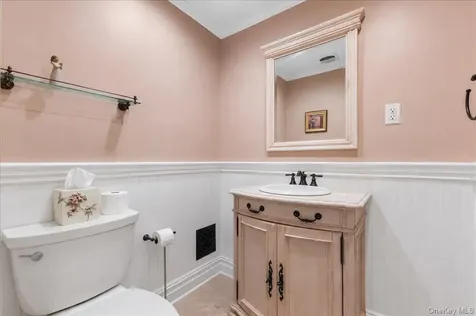 100 Cabot Road Massapequa NY 11758