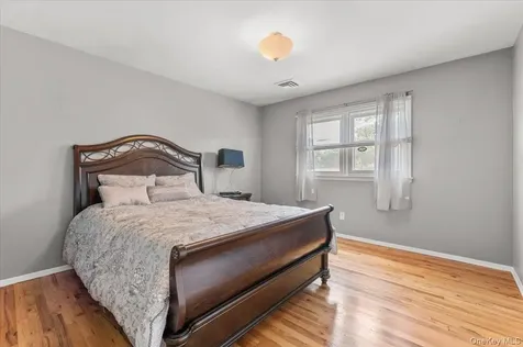 100 Cabot Road Massapequa NY 11758