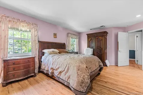 100 Cabot Road Massapequa NY 11758