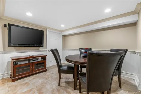 100 Cabot Road Massapequa NY 11758