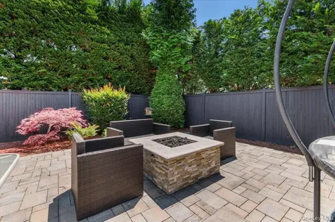 100 Cabot Road Massapequa NY 11758