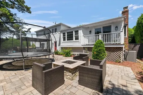 100 Cabot Road Massapequa NY 11758