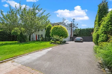 100 Cabot Road Massapequa NY 11758