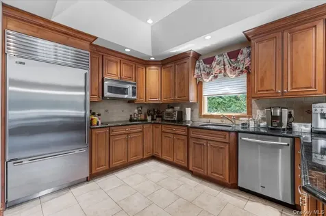 100 Cabot Road Massapequa NY 11758