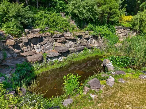 5 Westgate Road Muttontown NY 11791