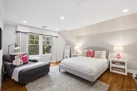 282 Evandale Road Scarsdale NY 10583