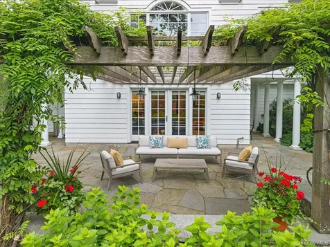 282 Evandale Road Scarsdale NY 10583