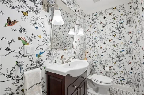 282 Evandale Road Scarsdale NY 10583