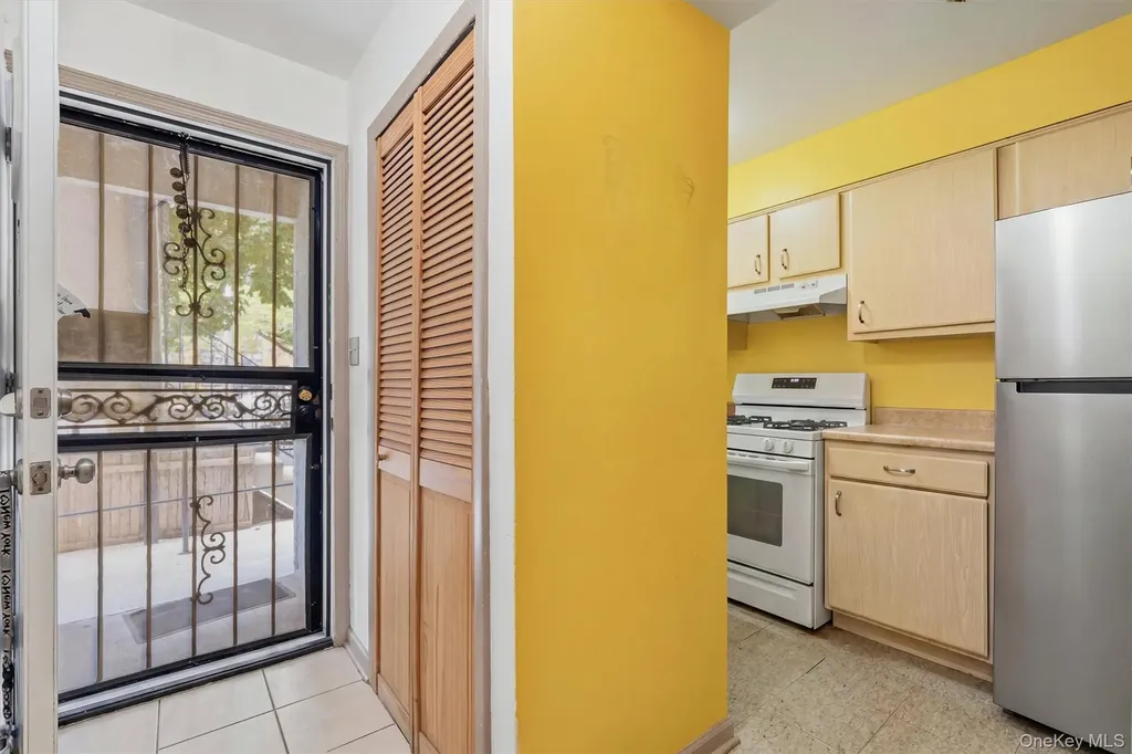 820 Leland Avenue Bronx NY 10473