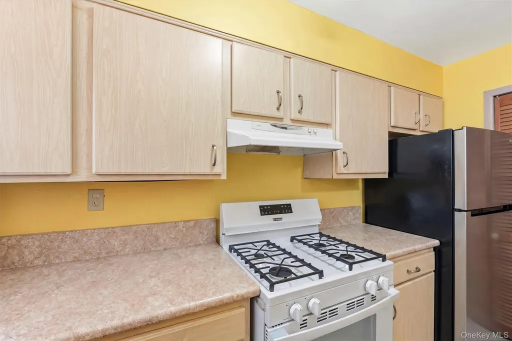 820 Leland Avenue Bronx NY 10473