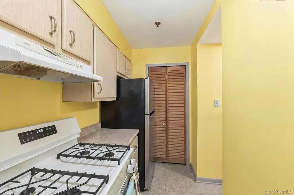 820 Leland Avenue Bronx NY 10473