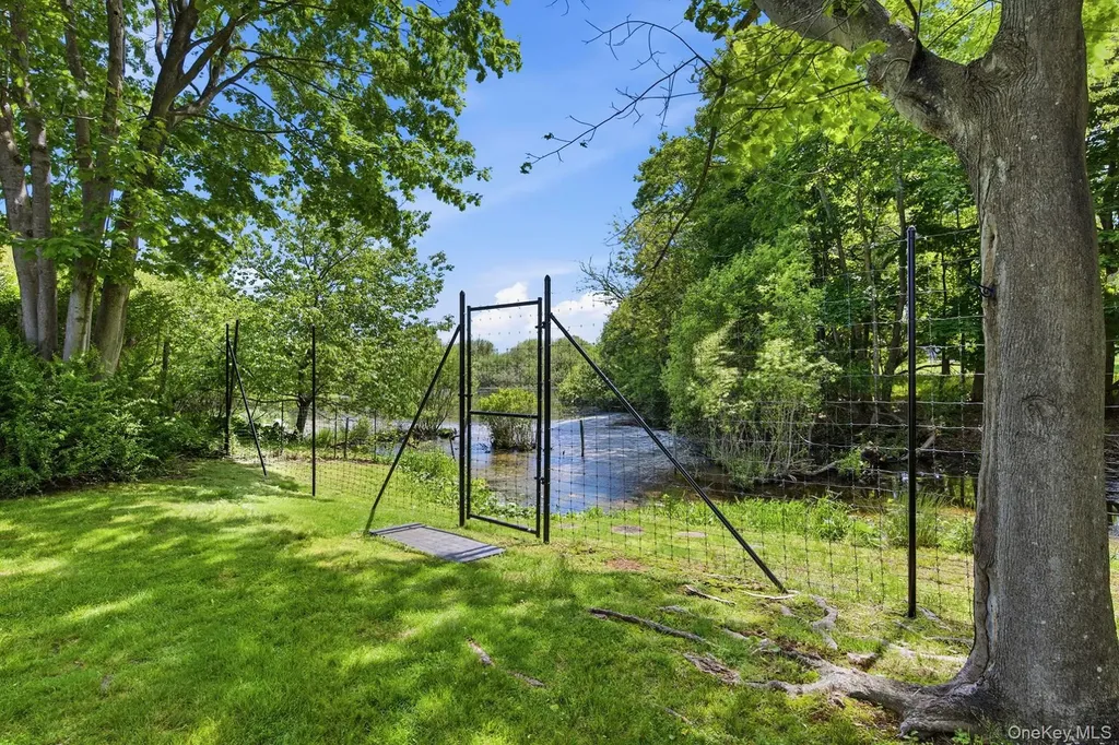 36 Watchogue Avenue East Moriches NY 11940