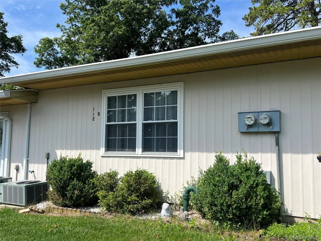 312 Woodbridge Drive Ridge NY 11961