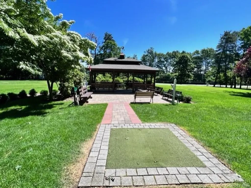 312 Woodbridge Drive Ridge NY 11961