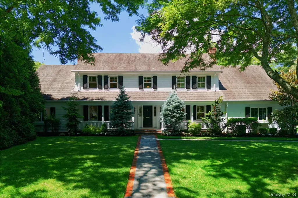 77 Brookside Drive Manhasset NY 11030