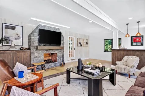 77 Brookside Drive Manhasset NY 11030