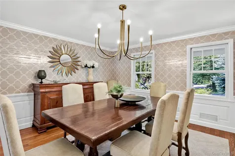 77 Brookside Drive Manhasset NY 11030