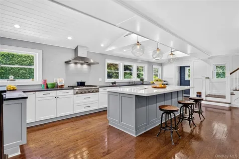 77 Brookside Drive Manhasset NY 11030