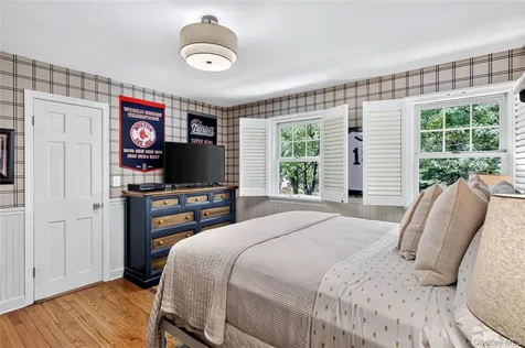 77 Brookside Drive Manhasset NY 11030