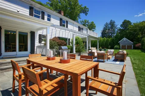 77 Brookside Drive Manhasset NY 11030