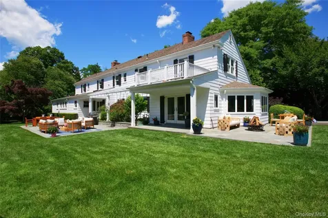 77 Brookside Drive Manhasset NY 11030