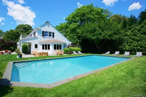 77 Brookside Drive Manhasset NY 11030