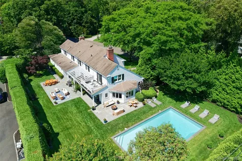 77 Brookside Drive Manhasset NY 11030
