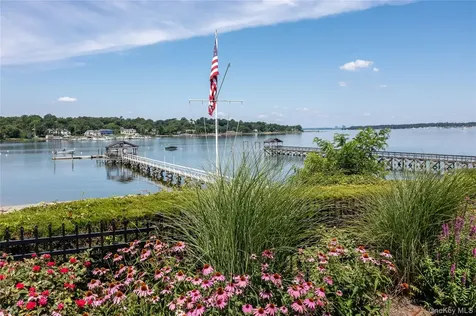 77 Brookside Drive Manhasset NY 11030