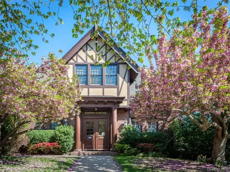 77 Brookside Drive Manhasset NY 11030