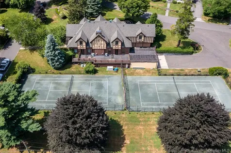 77 Brookside Drive Manhasset NY 11030