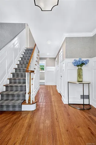 77 Brookside Drive Manhasset NY 11030