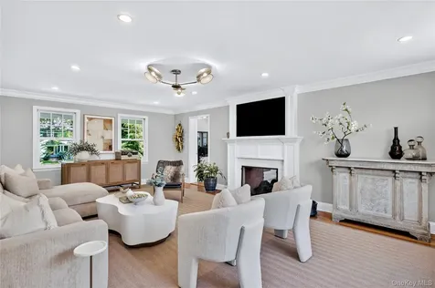77 Brookside Drive Manhasset NY 11030