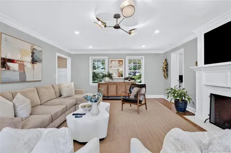 77 Brookside Drive Manhasset NY 11030
