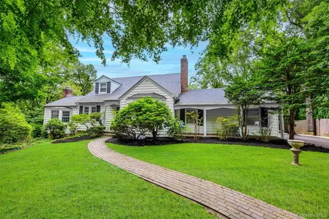 25 Sugar Toms Ridge East Norwich NY 11732