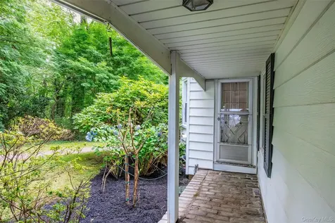 25 Sugar Toms Ridge East Norwich NY 11732