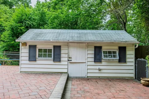 25 Sugar Toms Ridge East Norwich NY 11732