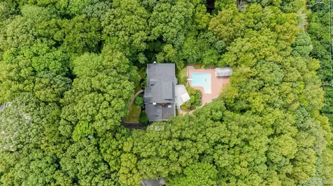 25 Sugar Toms Ridge East Norwich NY 11732